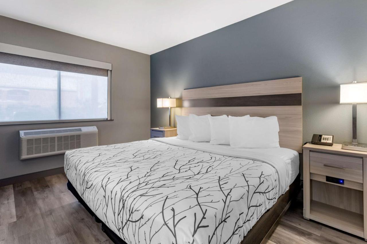 ซูเปอร์ 8 บาย วินด์แฮม ไบลท์ Hotel ภายนอก รูปภาพ